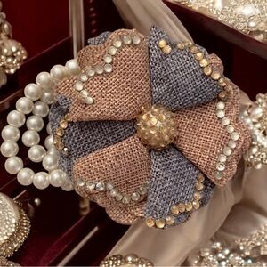 ✅Handcrafted burlap floral stretch bracelet w/ rhinestones  & faux pearls